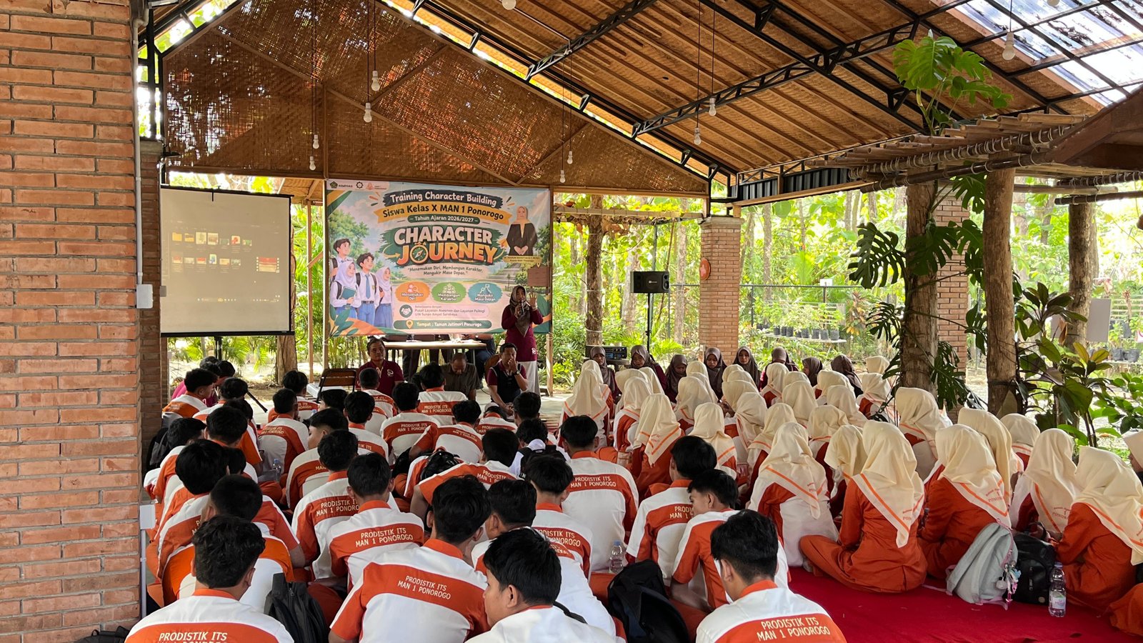 MAN 1 Ponorogo Perkuat Karakter Siswa melalui Training Character Building