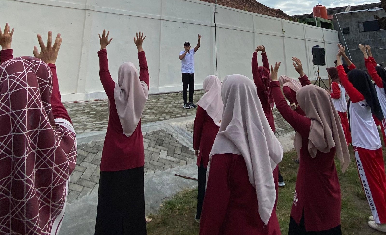 Giat Senam Sehat dan Jumat Bersih MAN 1 Ponorogo: Bentuk Penerapan Panca Cinta pada Diri dan Lingkungan