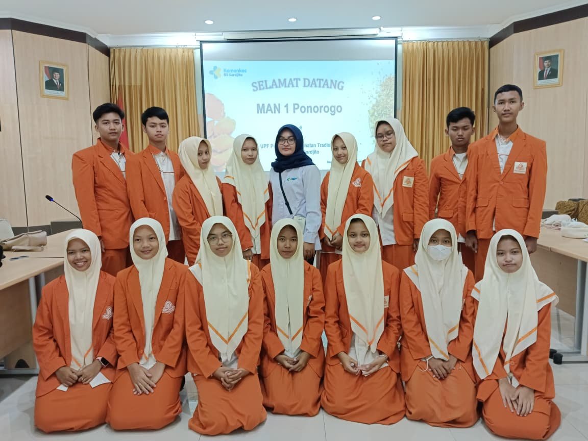 Pertajam Pengetahuan, Siswa Cerdas Istimewa MAN 1 Ponorogo Lakukan Riset Mandiri di Museum Tanaman Obat RSUP Dr. Sardjito Yogyakarta di Tawangmangu