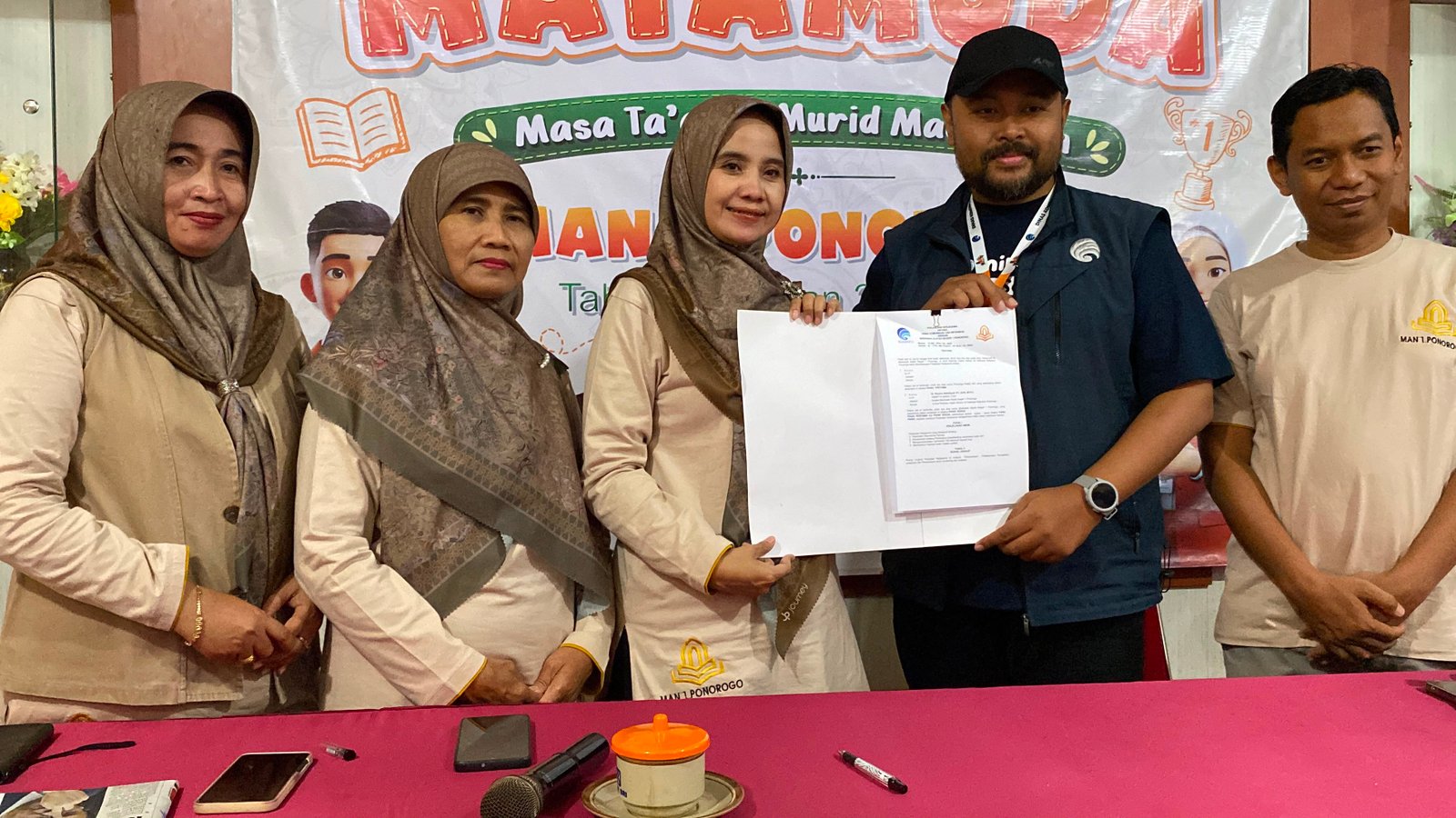 Pertajam Transformasi Digital, MAN 1 Ponorogo Teken MoU dengan Dinas Kominfo