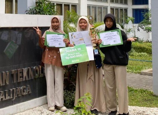 Tiga Siswa MAN 1 Ponorogo Lolos Final Biology Art di Pekan Raya Biologi Nasional UIN Sunan Kalijaga