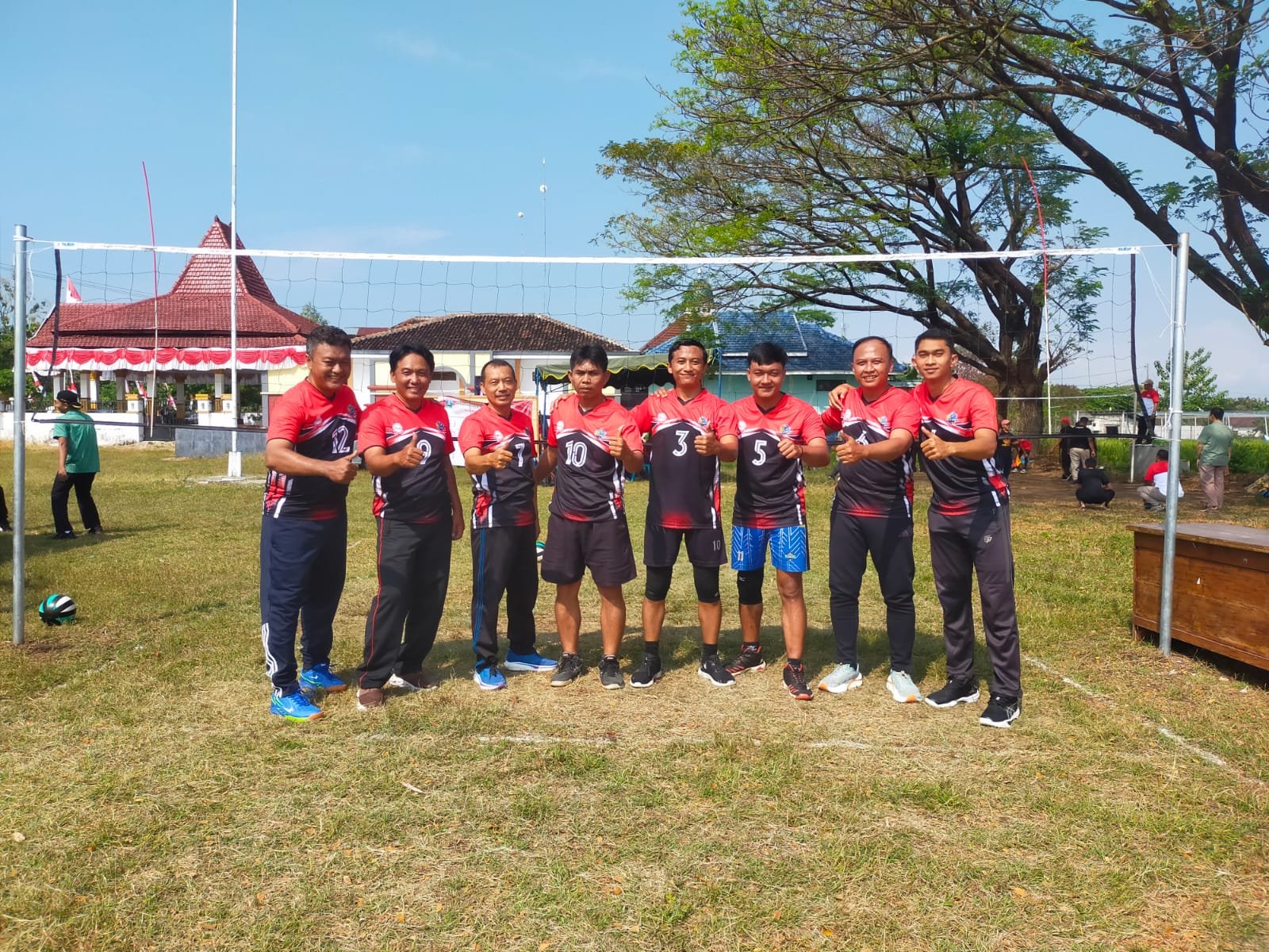 Tim Bola Voli Spon MAN 1 Ponorogo Kembali Juara 1 dalam Lomba antarinstansi se-Kecamatan Babadan