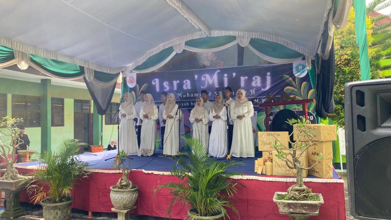 Peringati Isra Mi'raj 1447 H, MAN 1 Ponorogo Gaungkan Pentingnya Sholat