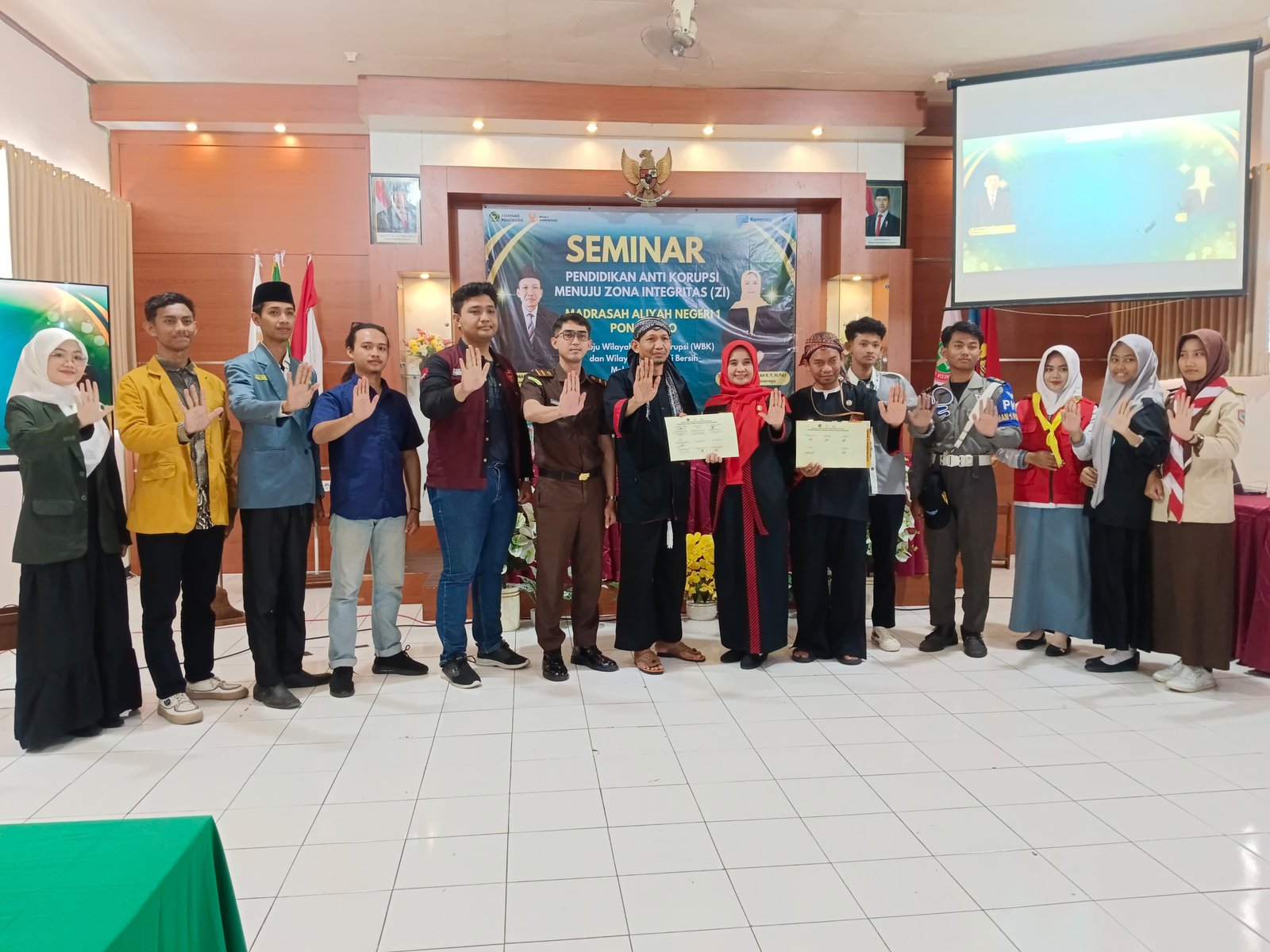 Jalin Kerjasama dan Laksanakan Seminar Pendidikan Anti Korupsi, MAN 1 Ponorogo Perkuat Komitmen Menuju Zona Integritas
