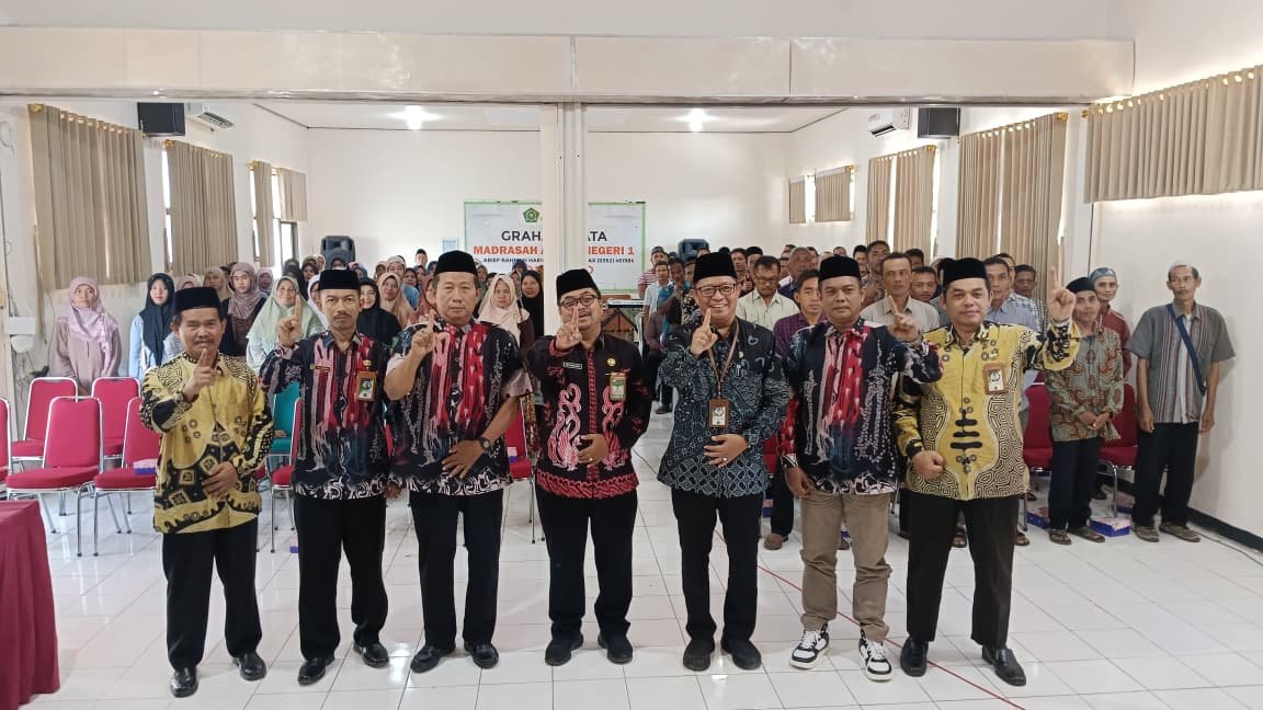 Rapat Pleno Komite dan Wali Murid MAN 1 Ponorogo: Sinergi Wujudkan Generasi Unggul dan Berkarakter