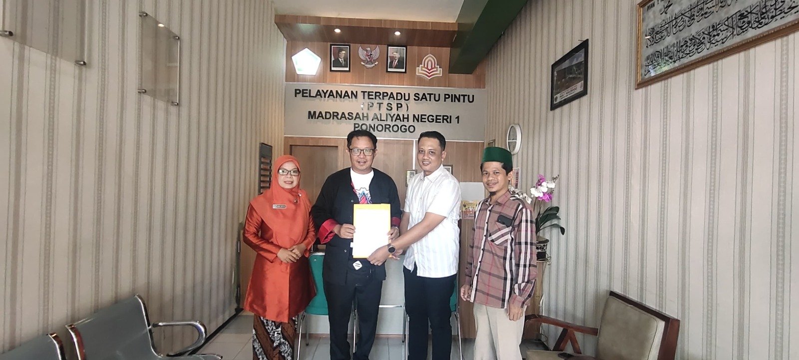 Penandatanganan MoU Makan Bergizi Gratis (MBG): MAN 1 Ponorogo Dukung Penuh Program Gizi Bersama